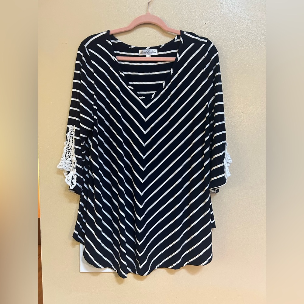 Stem &‎ Vine Size 2X Tunic Top